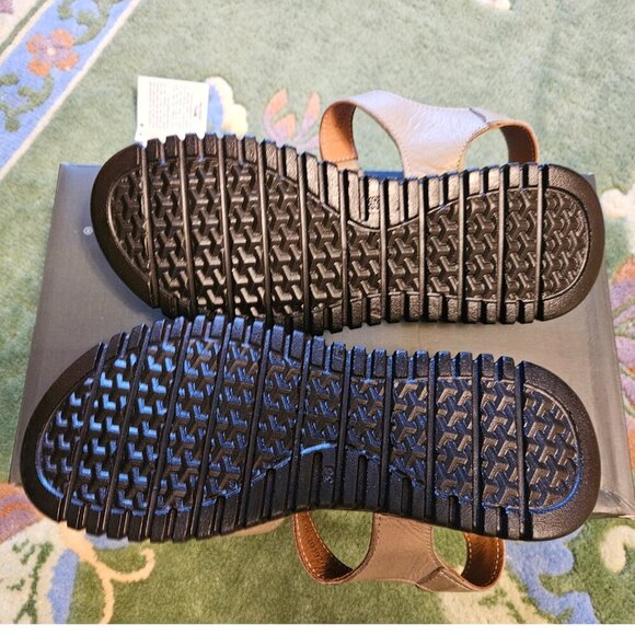 Women's Leather Sandal, Spring Step Nochella Olive Green, Size 36 (US 6) - Picture 7 of 9